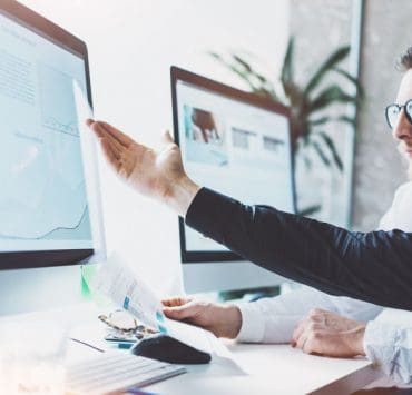 What does a business analyst do
